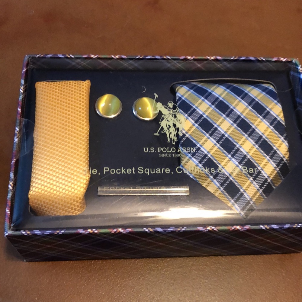 U.S. Polo Assn. tie, cuff link & tie bar gift set